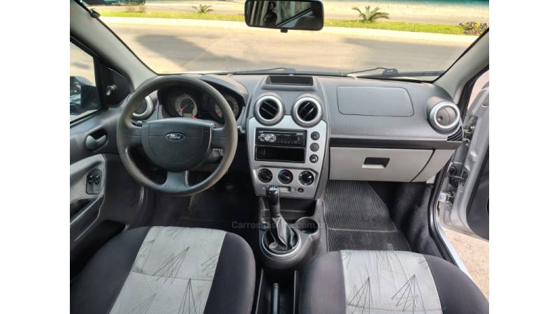FORD - FIESTA - 2008/2008 - Prata - R$ 26.900,00