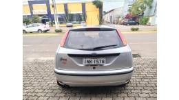 FORD - FOCUS - 2006/2007 - Prata - R$ 26.900,00