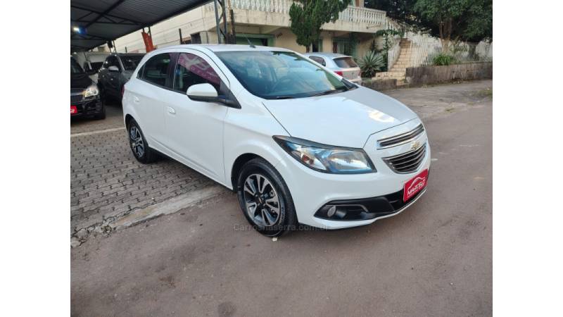 CHEVROLET - ONIX - 2014/2015 - Branca - R$ 54.900,00