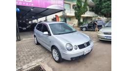 VOLKSWAGEN - POLO - 2003/2004 - Prata - R$ 28.900,00