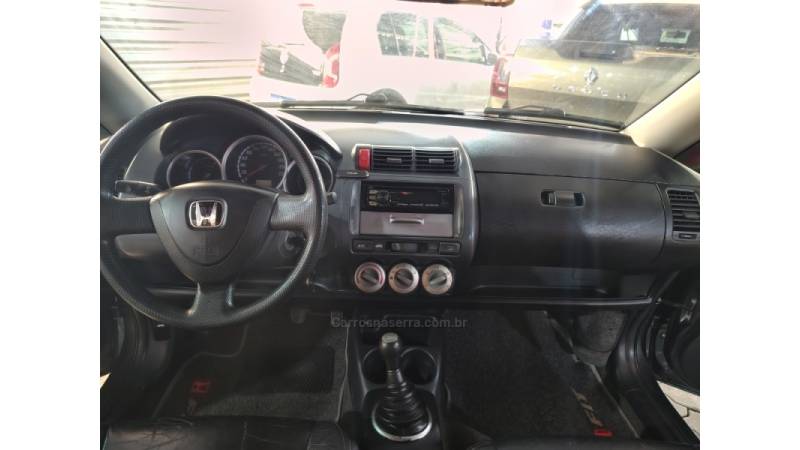 HONDA - FIT - 2006/2007 - Cinza - R$ 29.900,00