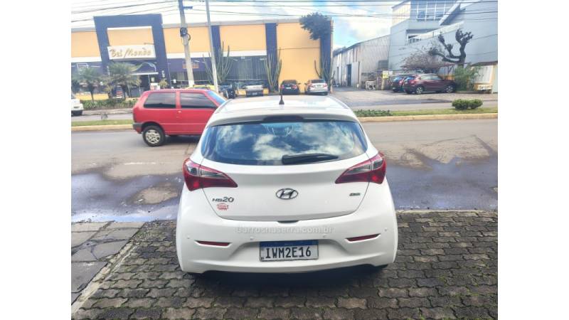 HYUNDAI - HB20 - 2015/2015 - Branca - R$ 46.900,00
