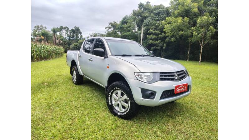 MITSUBISHI - L200 TRITON - 2012/2013 - Prata - Sob Consulta