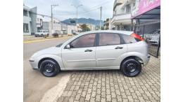 FORD - FOCUS - 2006/2007 - Prata - R$ 26.900,00