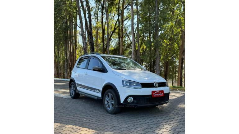 VOLKSWAGEN - CROSSFOX - 2012/2012 - Branca - R$ 46.900,00