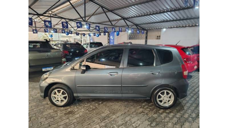 HONDA - FIT - 2006/2007 - Cinza - R$ 29.900,00