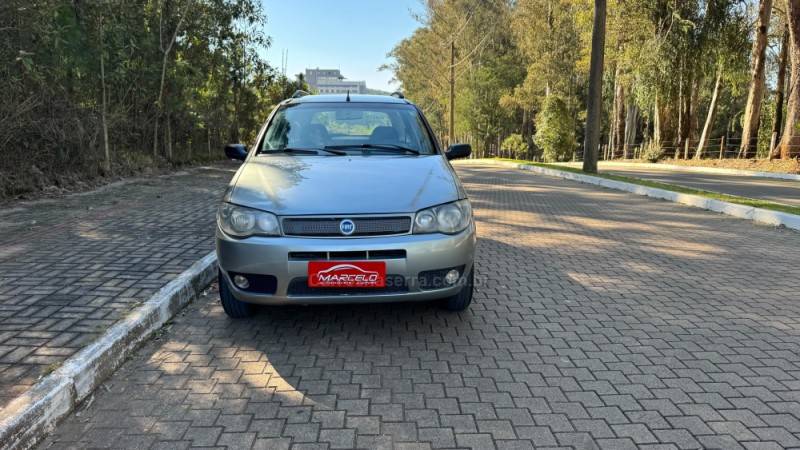 FIAT - PALIO - 2005/2006 - Cinza - R$ 26.900,00
