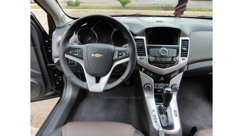 CHEVROLET - CRUZE - 2015/2015 - Prata - R$ 76.900,00