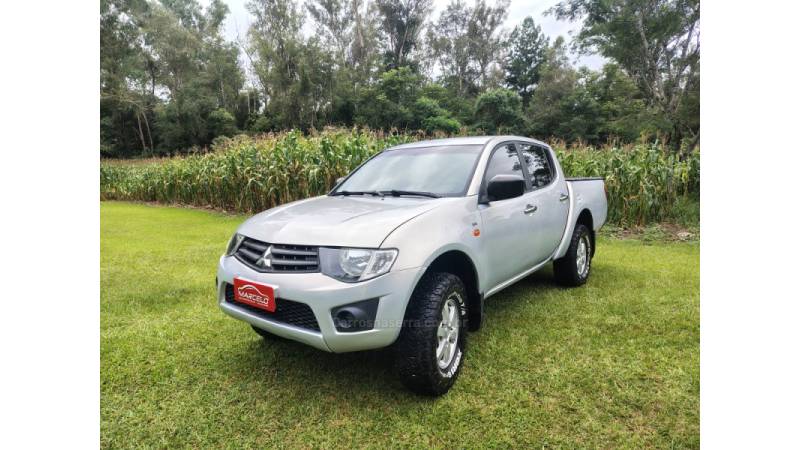 MITSUBISHI - L200 TRITON - 2012/2013 - Prata - Sob Consulta