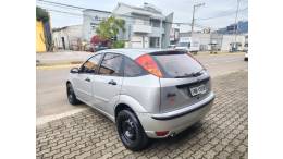 FORD - FOCUS - 2006/2007 - Prata - R$ 26.900,00