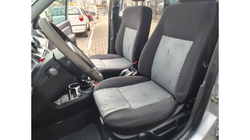 FORD - FIESTA - 2008/2008 - Prata - R$ 26.900,00