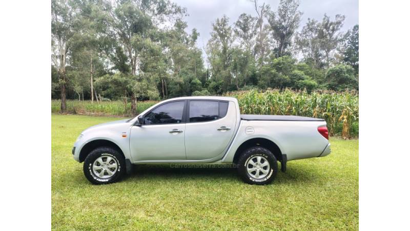 MITSUBISHI - L200 TRITON - 2012/2013 - Prata - Sob Consulta