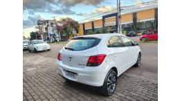 CHEVROLET - ONIX - 2014/2015 - Branca - R$ 54.900,00