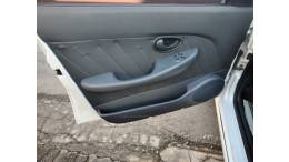 FIAT - PALIO - 2009/2010 - Branca - R$ 29.900,00