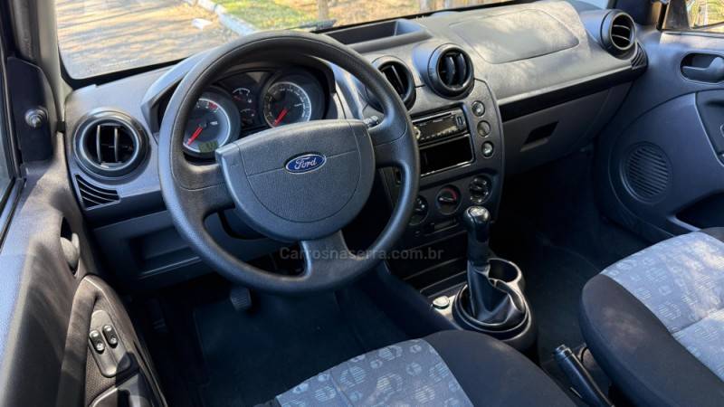 FORD - FIESTA - 2012/2013 - Preta - R$ 35.900,00