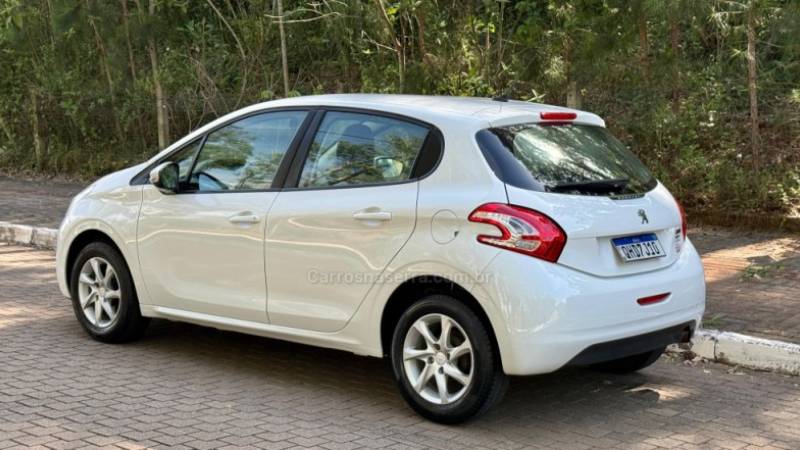 PEUGEOT - 208 - 2014/2015 - Branca - R$ 45.000,00