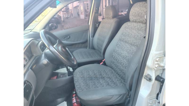 FIAT - PALIO - 2009/2010 - Branca - R$ 29.900,00