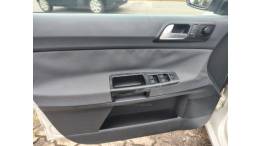 VOLKSWAGEN - POLO - 2011/2012 - Branca - R$ 43.900,00