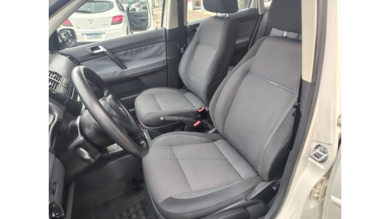 VOLKSWAGEN - POLO - 2011/2012 - Branca - R$ 43.900,00