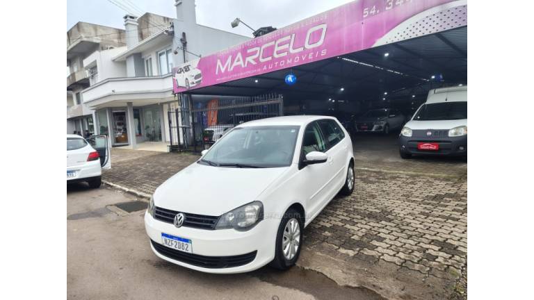 VOLKSWAGEN - POLO - 2011/2012 - Branca - R$ 43.900,00