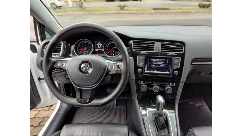 VOLKSWAGEN - GOLF - 2014/2015 - Branca - Sob Consulta