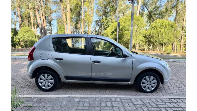 RENAULT - SANDERO - 2008/2009 - Prata - R$ 28.900,00