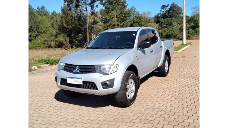 MITSUBISHI - L200 TRITON - 2012/2013 - Prata - Sob Consulta