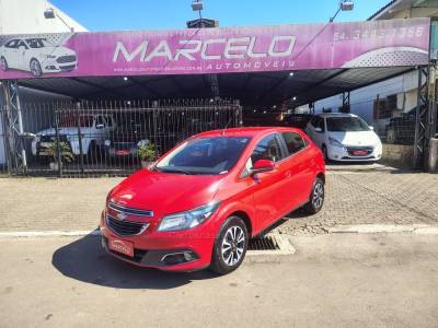 CHEVROLET - ONIX - 2014/2015 - Vermelha - R$ 54.900,00
