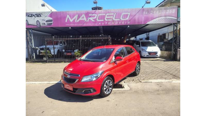 CHEVROLET - ONIX - 2014/2015 - Vermelha - R$ 54.900,00