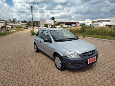 CHEVROLET - CELTA - 2008/2008 - Prata - R$ 18.900,00