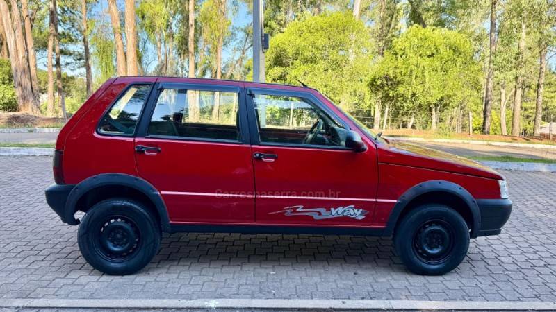 FIAT - UNO - 2012/2013 - Vermelha - R$ 33.900,00