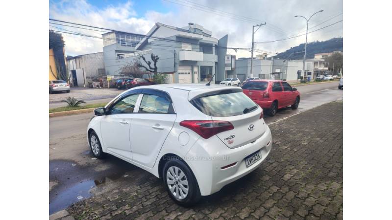 HYUNDAI - HB20 - 2015/2015 - Branca - R$ 46.900,00