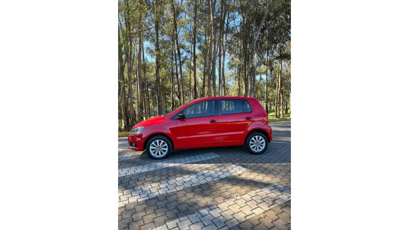 VOLKSWAGEN - FOX - 2014/2015 - Vermelha - R$ 48.900,00