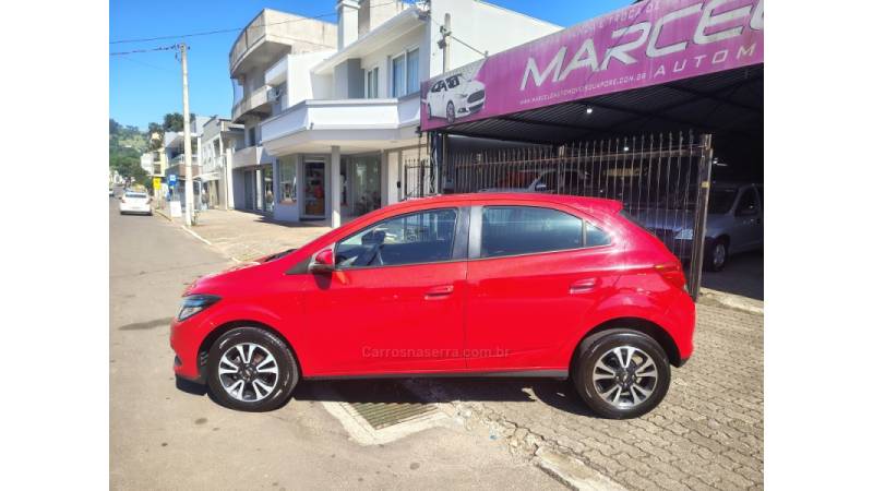 CHEVROLET - ONIX - 2014/2015 - Vermelha - R$ 54.900,00