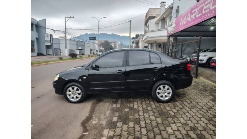 VOLKSWAGEN - POLO SEDAN - 2007/2008 - Preta - R$ 32.900,00