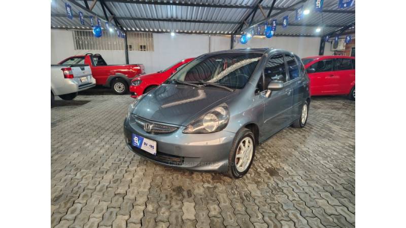 HONDA - FIT - 2006/2007 - Cinza - R$ 29.900,00