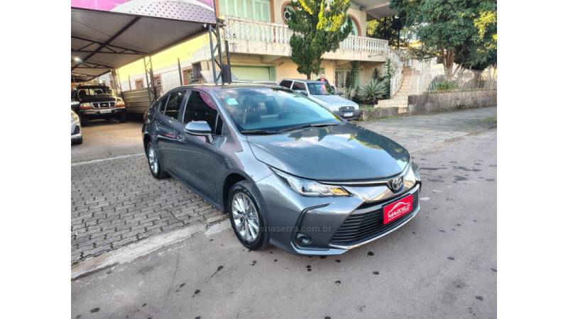 TOYOTA - COROLLA - 2021/2022 - Cinza - Sob Consulta