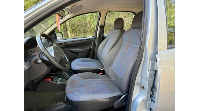 CHEVROLET - CELTA - 2010/2011 - Prata - R$ 26.900,00