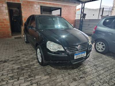 VOLKSWAGEN - POLO SEDAN - 2007/2008 - Preta - Sob Consulta