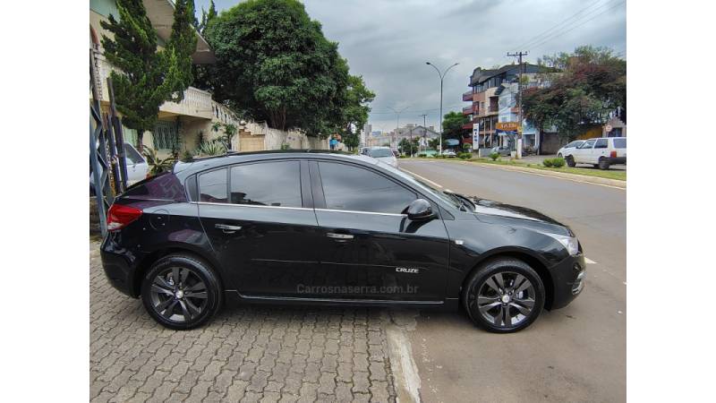 CHEVROLET - CRUZE - 2015/2015 - Prata - R$ 76.900,00