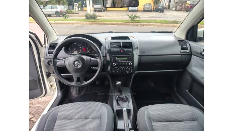 VOLKSWAGEN - POLO - 2011/2012 - Branca - R$ 43.900,00