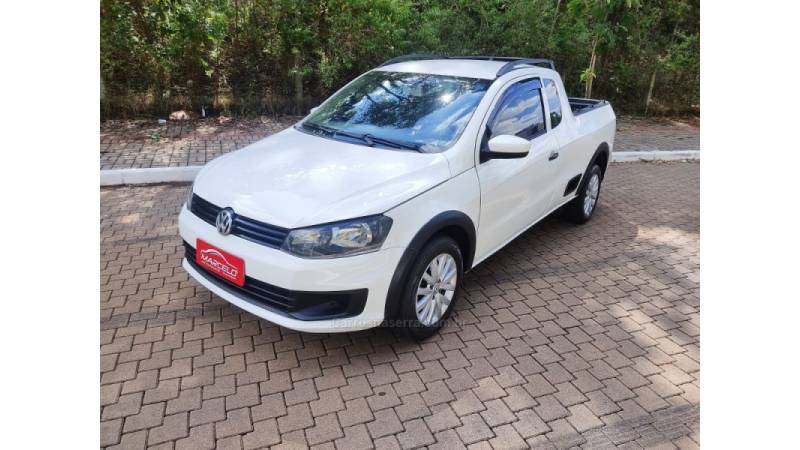 VOLKSWAGEN - SAVEIRO - 2014/2015 - Branca - R$ 51.900,00