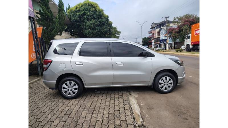 CHEVROLET - SPIN - 2017/2017 - Prata - R$ 52.900,00