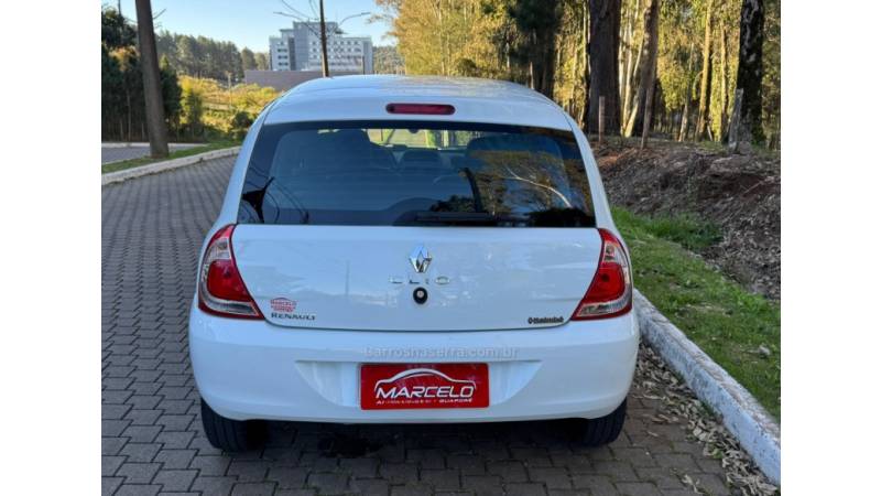 RENAULT - CLIO - 2013/2014 - Branca - R$ 32.900,00