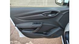 CHEVROLET - ONIX - 2014/2015 - Branca - R$ 54.900,00