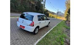 RENAULT - CLIO - 2013/2014 - Branca - R$ 32.900,00