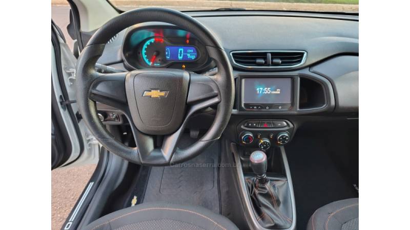 CHEVROLET - ONIX - 2014/2015 - Branca - R$ 54.900,00