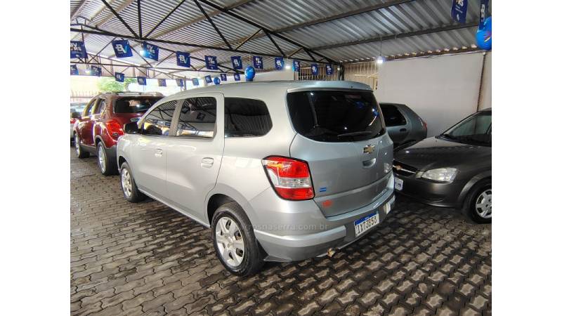 CHEVROLET - SPIN - 2016/2017 - Prata - R$ 52.900,00