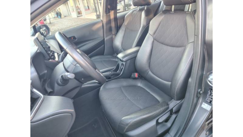 TOYOTA - COROLLA - 2021/2022 - Cinza - Sob Consulta