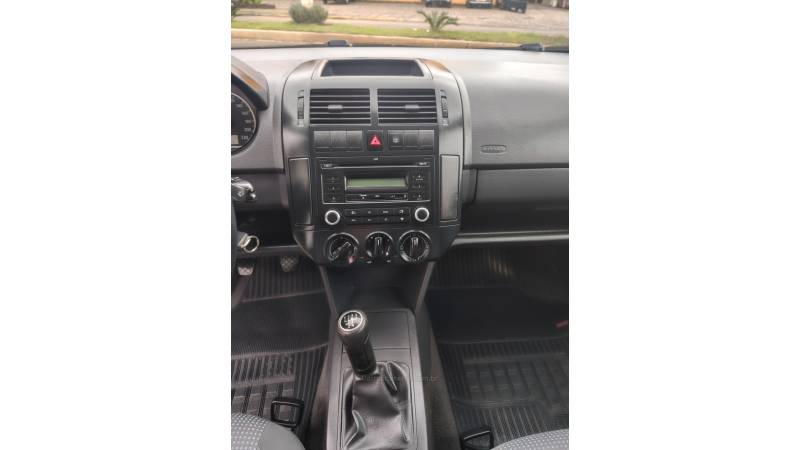 VOLKSWAGEN - POLO - 2011/2012 - Branca - R$ 43.900,00